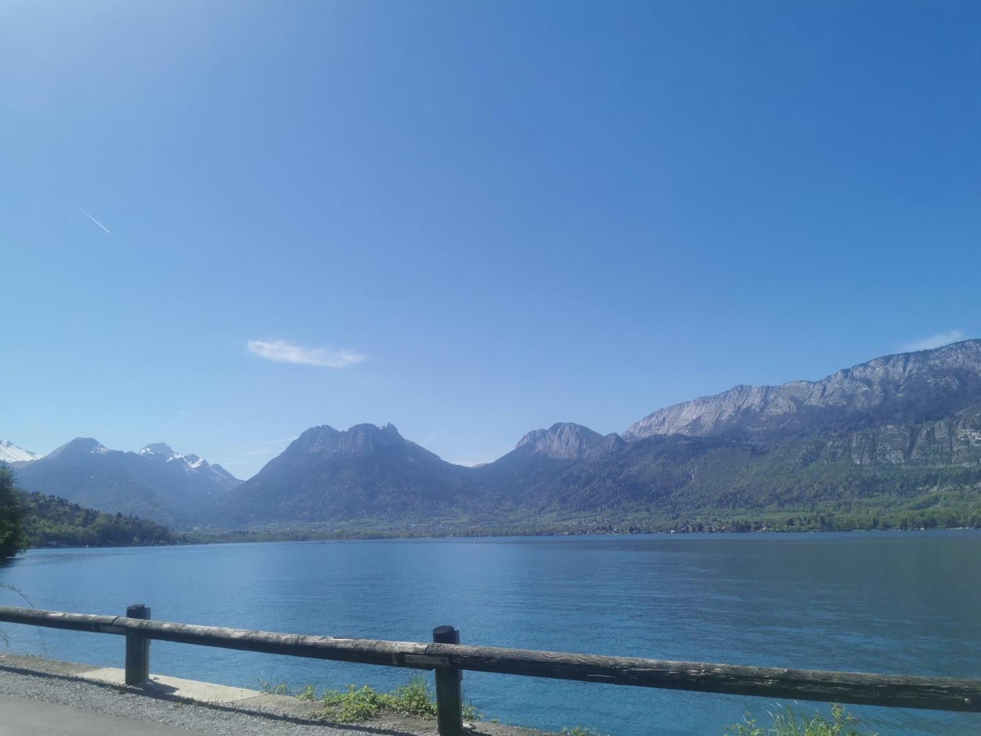 Charmant Appartement A 1 Minute Du Lac Анси Экстерьер фото