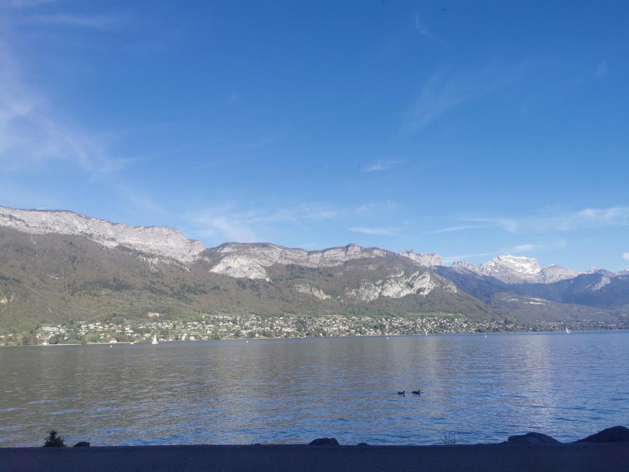 Charmant Appartement A 1 Minute Du Lac Анси Экстерьер фото